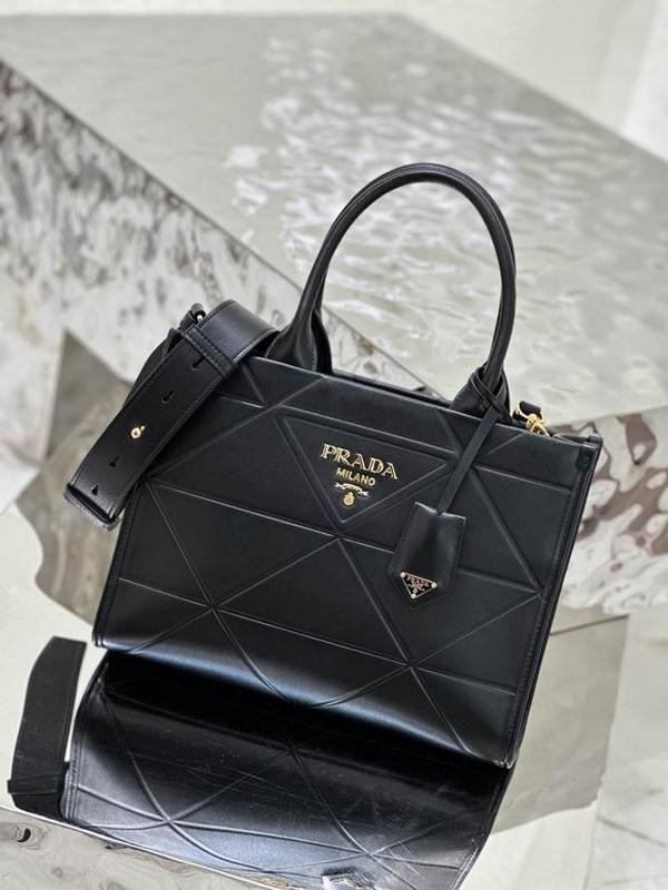 Prada Handbags 101